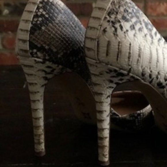 BCBGENERATION HEELS - Picture 3 of 4